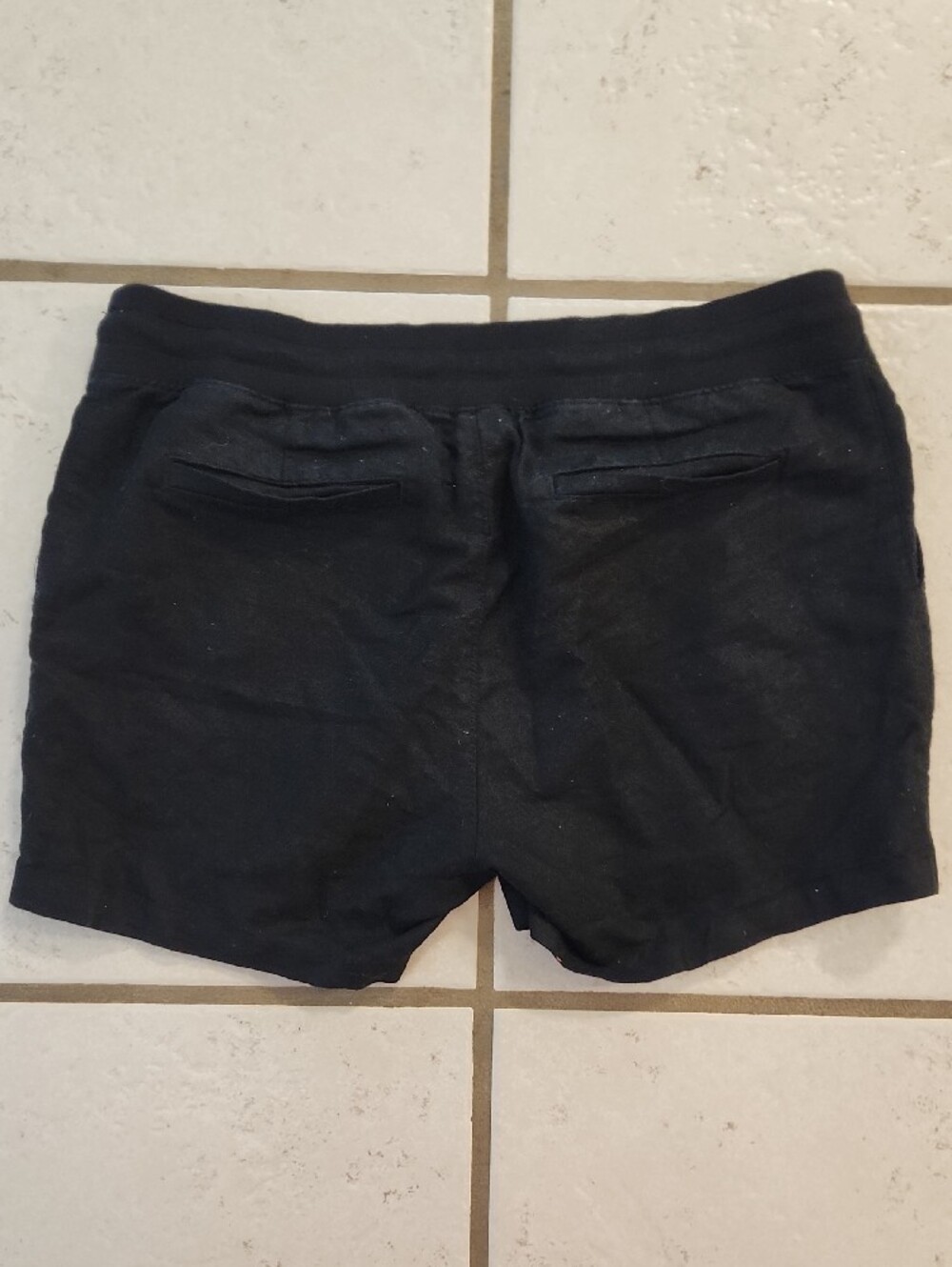 GAP Maternity Black Linen Shorts EUC - Picture 3 of 4